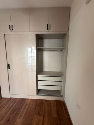 Room in 2.5 BHK Builder Floor at Signature Global Park 4 and 5, Sohna Sector 36 – for Rent