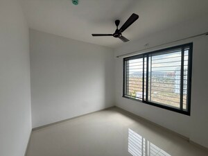 Room in 2 BHK Apartment at Manav La Centra, Tathawade – for Rent