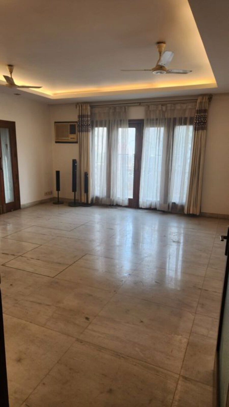 Room, shyam-bankey-bihari-sharnam 3 Bedroom 1402 Sq.Ft. Builder Floor In Raj Nagar Extension Ghaziabad 10468185