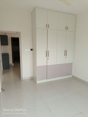 Room in 2 BHK Apartment at Corporate Sunrise, Gunjur Palya – for Rent