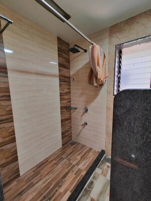 Attached Bathroom in 5 BHK Apartment at Lokhandwala Complex – for Rent