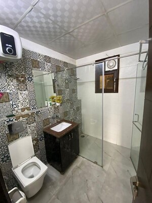 Bathroom in 3 BHK Builder Floor at Lotus Plaza Gurgaon, Sector 14 – for Rent