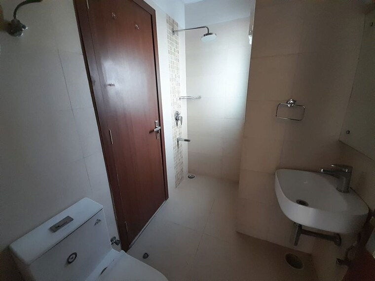 Bathroom, central-park-flower-valley 3 Bedroom 1274 Sq.Ft. Builder Floor In Sohna Sector 33 Gurgaon 10468181