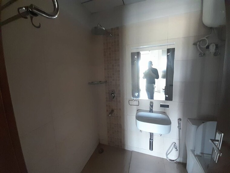 Bathroom, central-park-flower-valley 3 Bedroom 1274 Sq.Ft. Builder Floor In Sohna Sector 33 Gurgaon 10468181