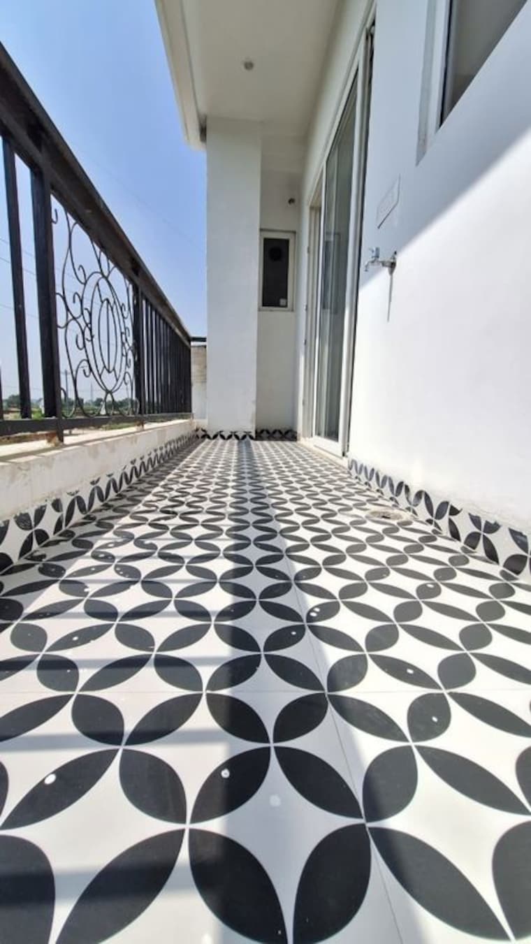 Balcony, shri-northview-avenue 3 Bedroom 2200 Sq.Ft. Apartment In Dyalpur Zirakpur 10468215