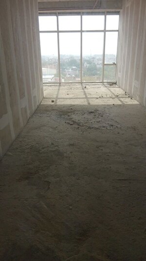  Warehouse For Rent in Satya The Hive, Sector 102