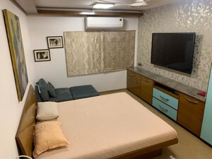 Bedroom in 3 BHK Apartment at Malabar Hill – for Rent
