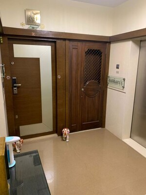 Room in 3 BHK Apartment at Malabar Hill – for Rent