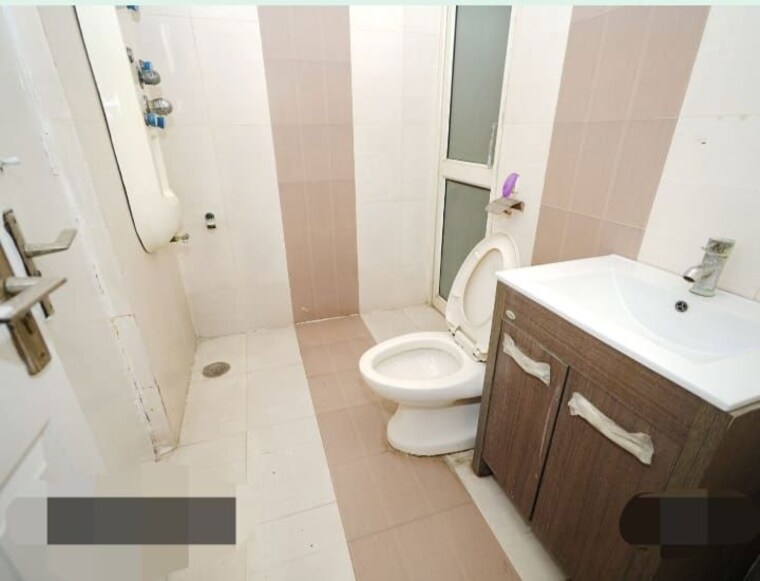 Bathroom, proview-laboni 3 Bedroom 1645 Sq.Ft. Apartment In Dundahera Ghaziabad 10468230