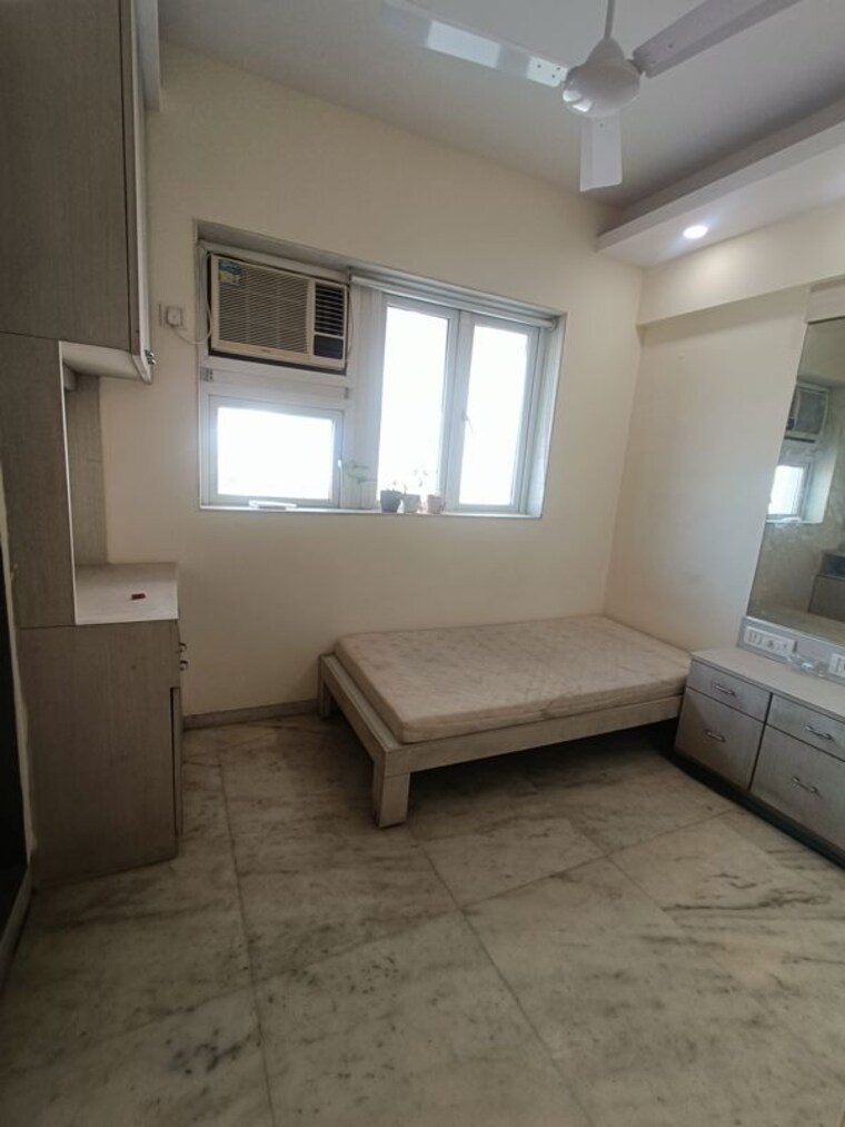 Room, colaba 1.5 Bedroom 920 Sq.Ft. Apartment In Colaba Mumbai 10468318