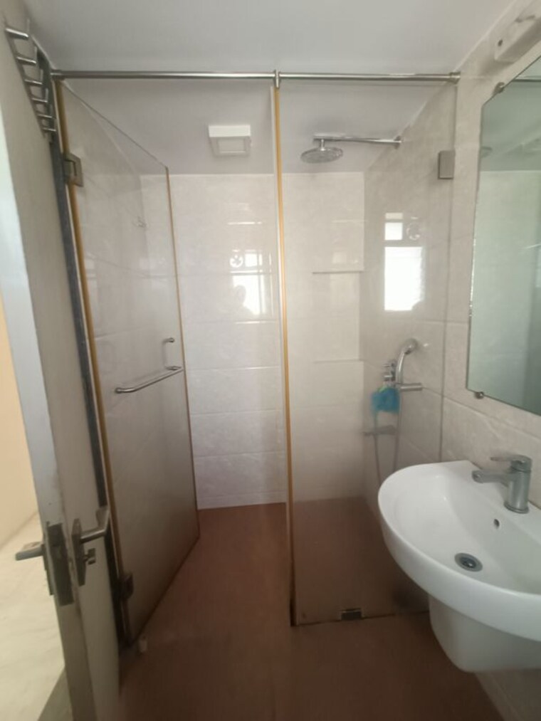 Bathroom, colaba 1.5 Bedroom 920 Sq.Ft. Apartment In Colaba Mumbai 10468318