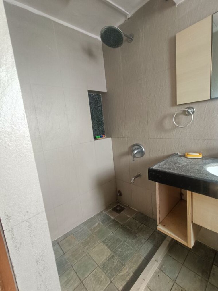 Bathroom, colaba 1.5 Bedroom 920 Sq.Ft. Apartment In Colaba Mumbai 10468318
