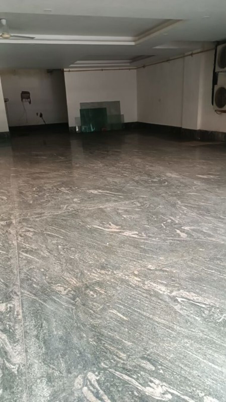  Parking, sector 46 3 Bedroom 1800 Sq.Ft. Villa In Sector 46 Noida 10468337
