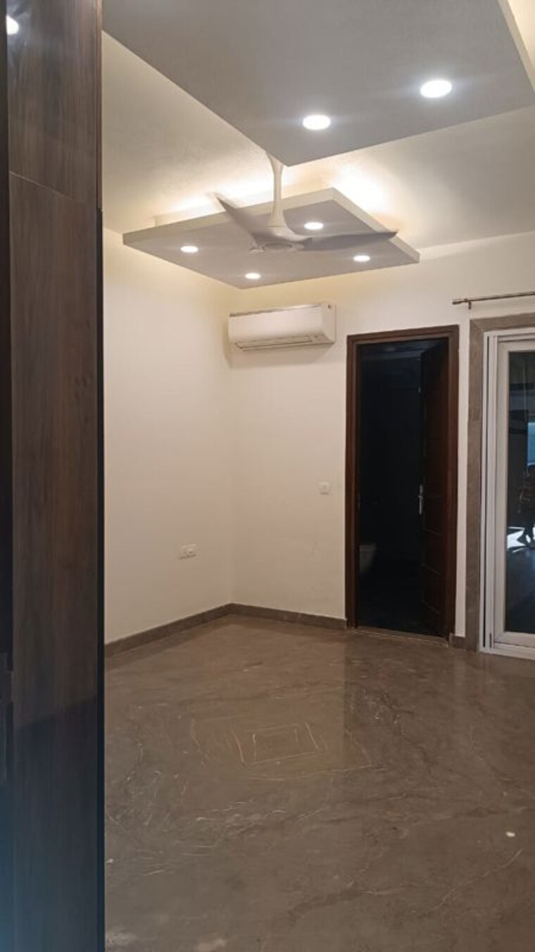 Room, sector 46 3 Bedroom 1800 Sq.Ft. Villa In Sector 46 Noida 10468337