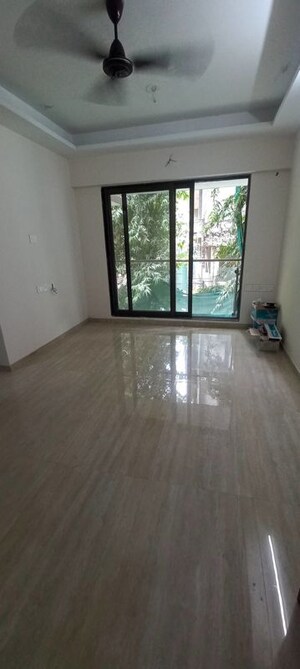 1 BHK Apartment For Rent in Je And Vee Om Trimurti, Malad East