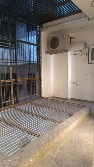 Bathroom in 3 BHK Villa at Sector 30 – for Rent