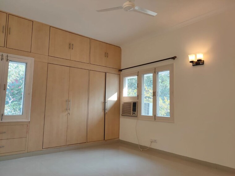 Room, anupam garden 5 Bedroom 3200 Sq.Yd. Villa In Anupam Garden Delhi 10468356