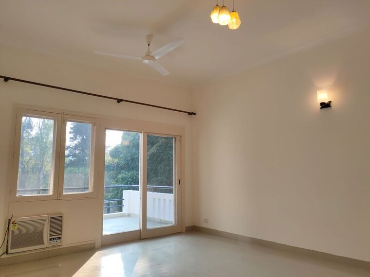 Room, anupam garden 5 Bedroom 3200 Sq.Yd. Villa In Anupam Garden Delhi 10468356