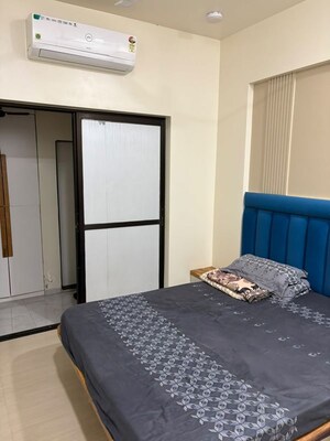Bedroom in 4 BHK Apartment at Kamgar Putala Vasahat – for Rent