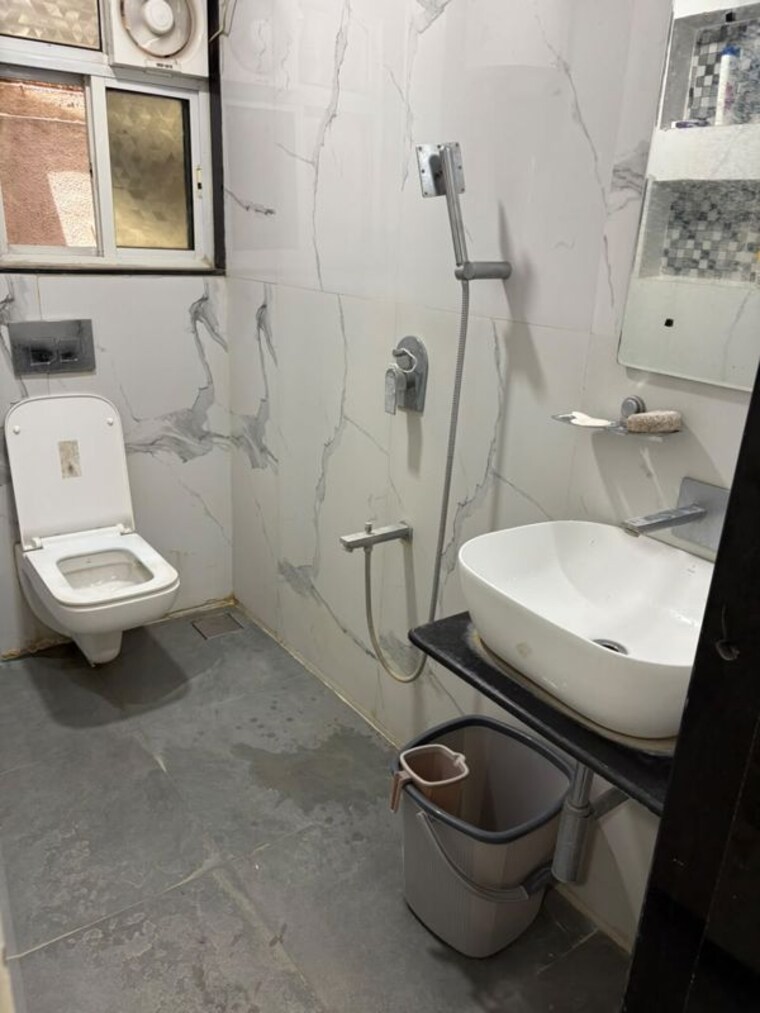 Bathroom, kamgar putala vasahat 4 Bedroom 2000 Sq.Ft. Apartment In Kamgar Putala Vasahat Pune 10468379
