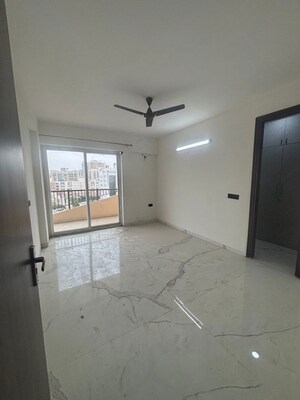 Room in 4 BHK Apartment at Shiv Sai Emerald Heights, Sector 88 – for Rent