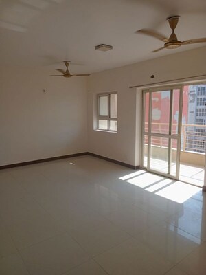 Room in 2 BHK Apartment at BPTP The Resort, Sector 75 – for Rent
