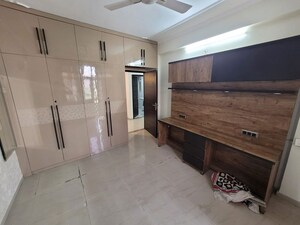 Parking in 3 BHK Builder Floor at BPTP Eden Estate, Sector 81 – for Rent