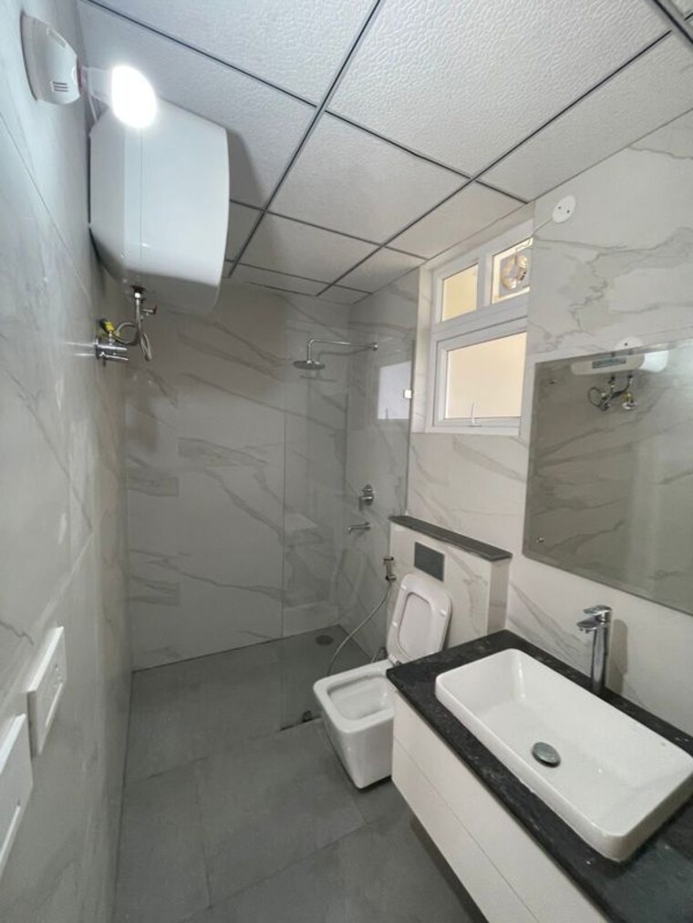 Bathroom, malwa-escon-primera 3 Bedroom 2200 Sq.Ft. Apartment In International Airport Road Zirakpur 10468465