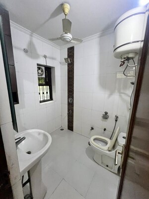 Bathroom in 3 BHK Builder Floor at Naraina – for Rent