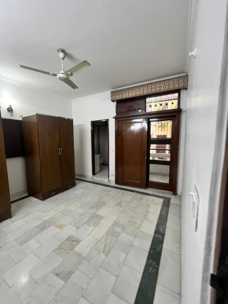 Room, naraina 3 Bedroom 220 Sq.Yd. Builder Floor In Naraina Delhi 10468462