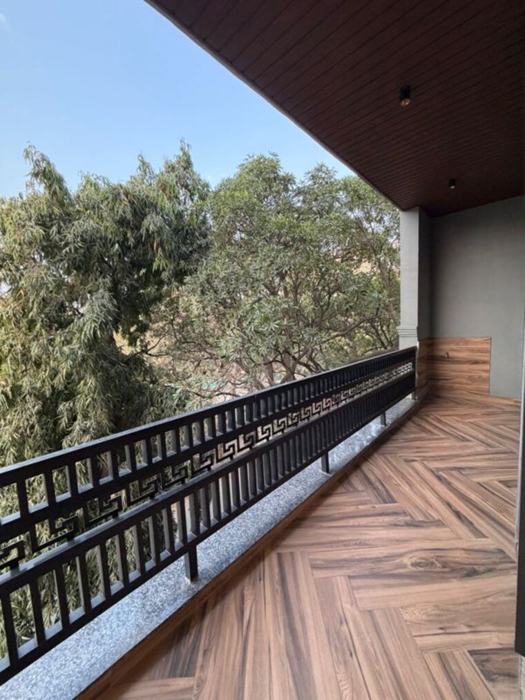 Balcony, greater kailash ii 3.5 Bedroom 250 Sq.Yd. Builder Floor In Greater Kailash ii Delhi 10439558
