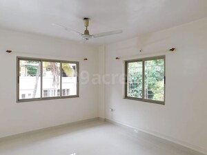 Room in 3 BHK Apartment at Clover Gardens, Koregaon Park – for Rent
