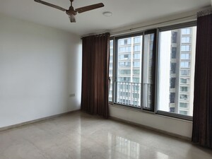Room in 3 BHK Apartment at Oberoi Realty Esquire, Goregaon East – for Sale