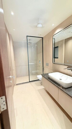 Bathroom in 3 BHK Builder Floor at BPTP Green Oaks, Sector 70a – for Sale
