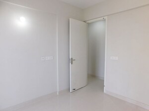 Room in 3 BHK Apartment at Eldeco Live By The Greens, Sector 150 – for Rent