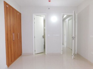 Room in 3 BHK Apartment at Eldeco Live By The Greens, Sector 150 – for Rent