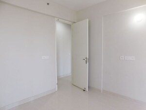 Room in 3 BHK Apartment at Eldeco Live By The Greens, Sector 150 – for Rent