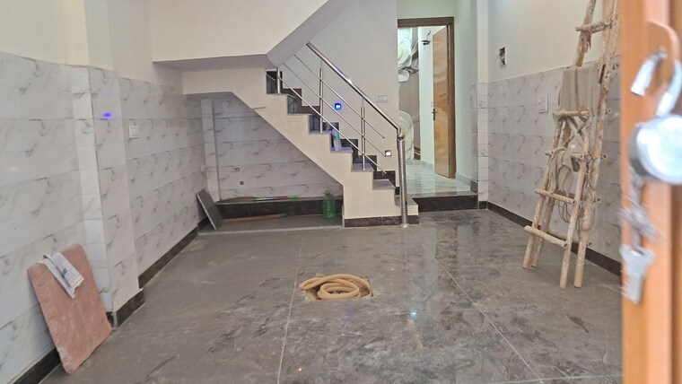 Parking, razapur khurd 3 Bedroom 50 Sq.Yd. Independent House In Razapur Khurd Delhi 10468582