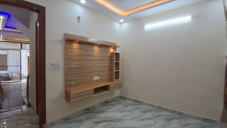 Room, razapur khurd 3 Bedroom 50 Sq.Yd. Independent House In Razapur Khurd Delhi 10468582