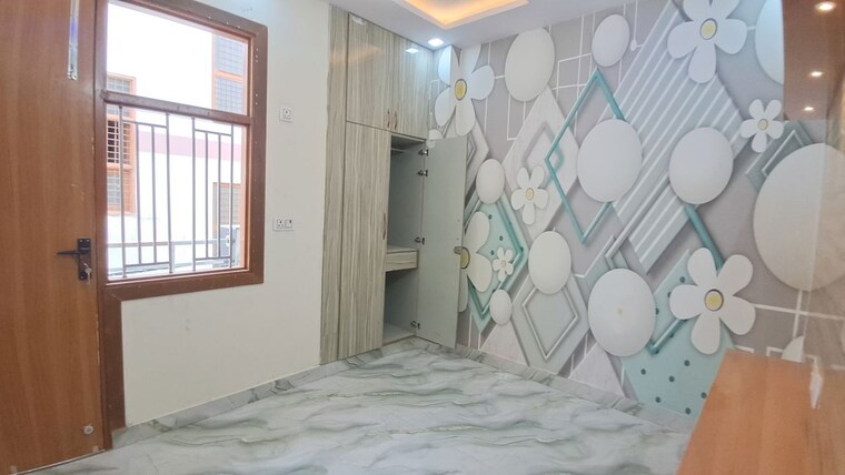Room, razapur khurd 3 Bedroom 50 Sq.Yd. Independent House In Razapur Khurd Delhi 10468582