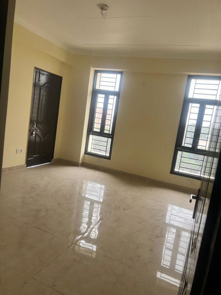 Room, nishat ganj 3 Bedroom 1750 Sq.Ft. Apartment In Nishat Ganj Lucknow 10468644