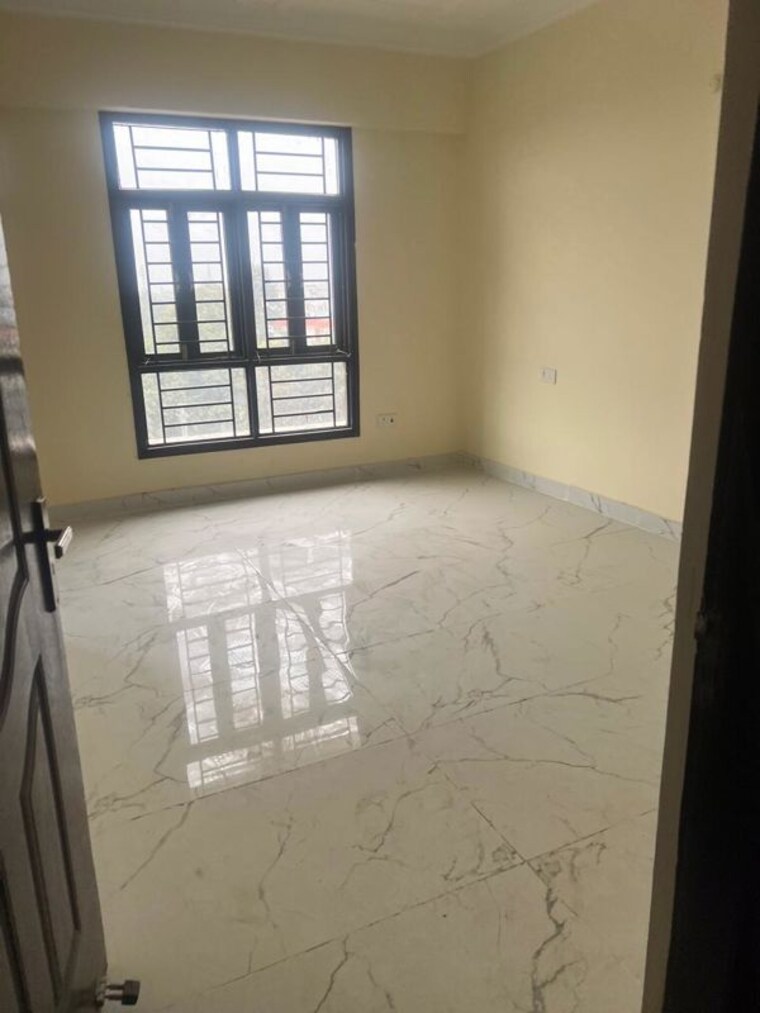 Room, nishat ganj 3 Bedroom 1750 Sq.Ft. Apartment In Nishat Ganj Lucknow 10468644