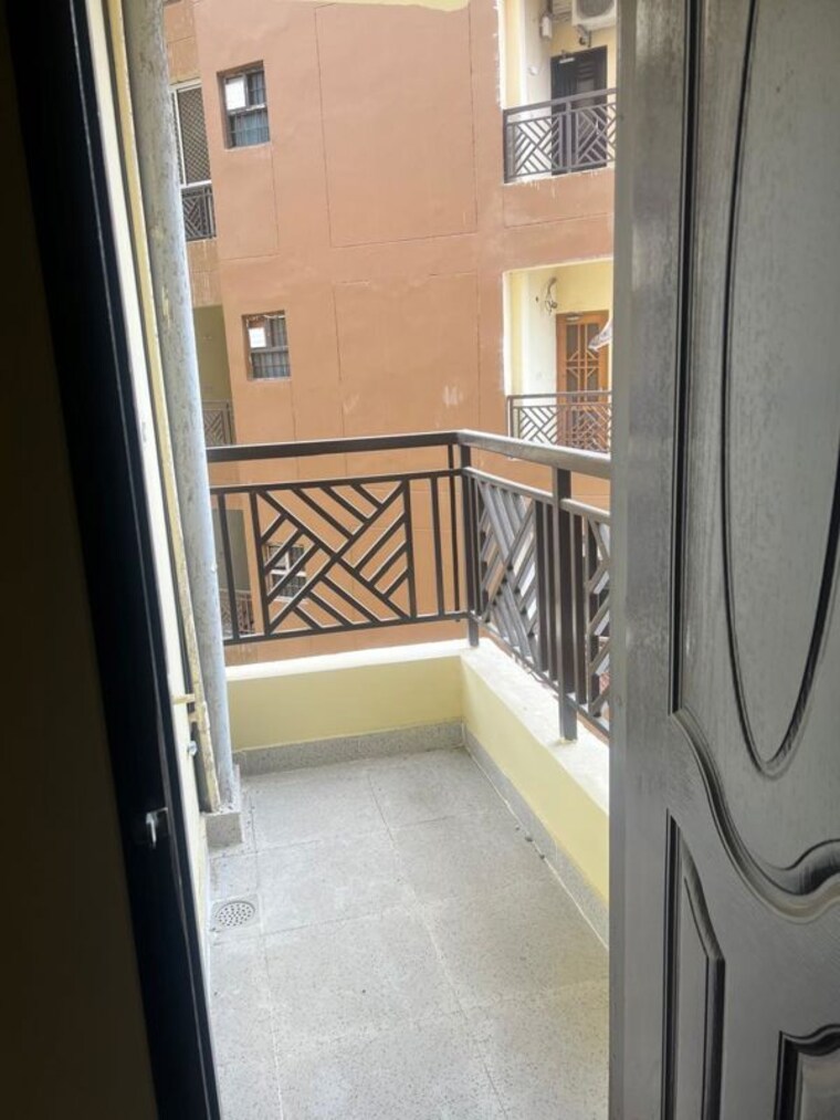 Balcony, nishat ganj 3 Bedroom 1750 Sq.Ft. Apartment In Nishat Ganj Lucknow 10468644