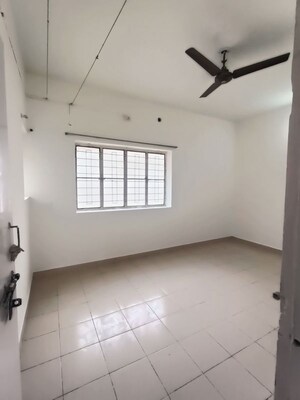 Room in 1 BHK Villa at Kamgar Putala Vasahat – for Rent