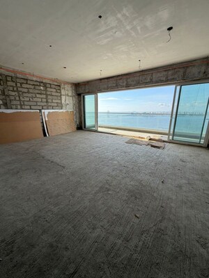 Room in 4 BHK Apartment at Kalpataru Oceana, Prabhadevi – for Sale