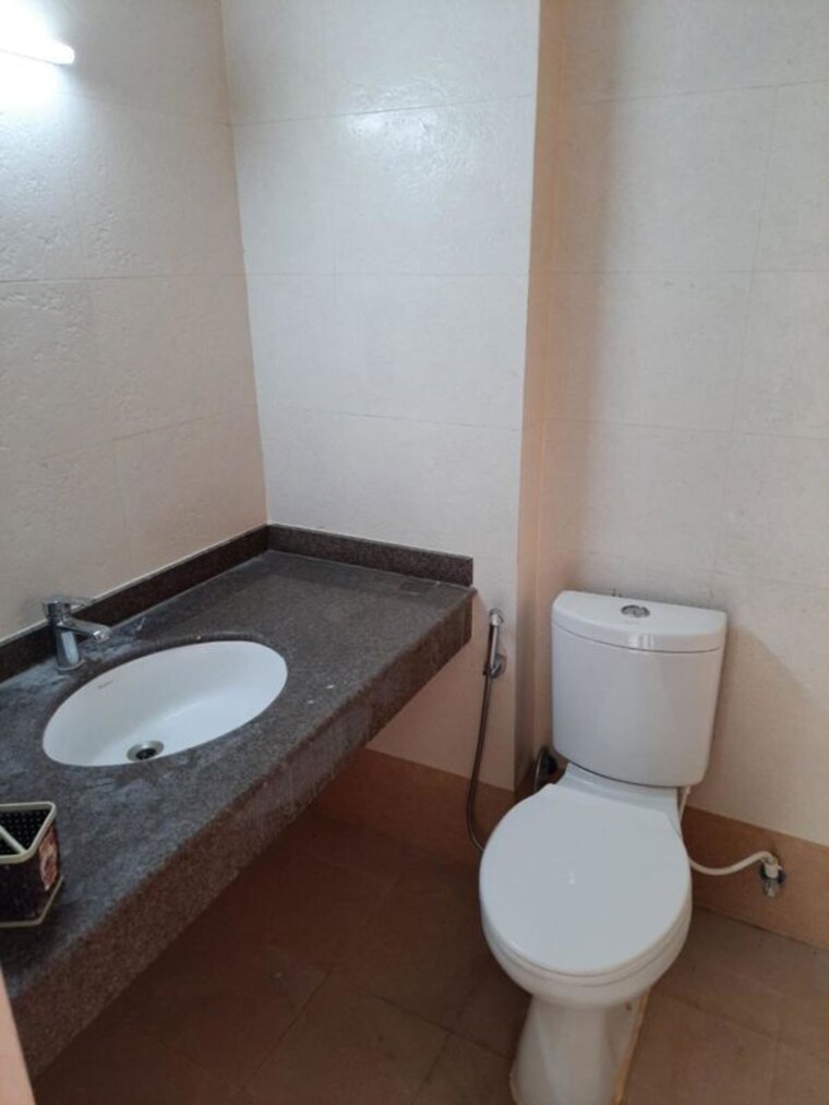 Bathroom, shalimar-mannat 2 Bedroom 990 Sq.Ft. Apartment In Faizabad Road Lucknow 10468655