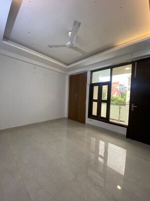 Room in 2 BHK Apartment at Saket – for Rent