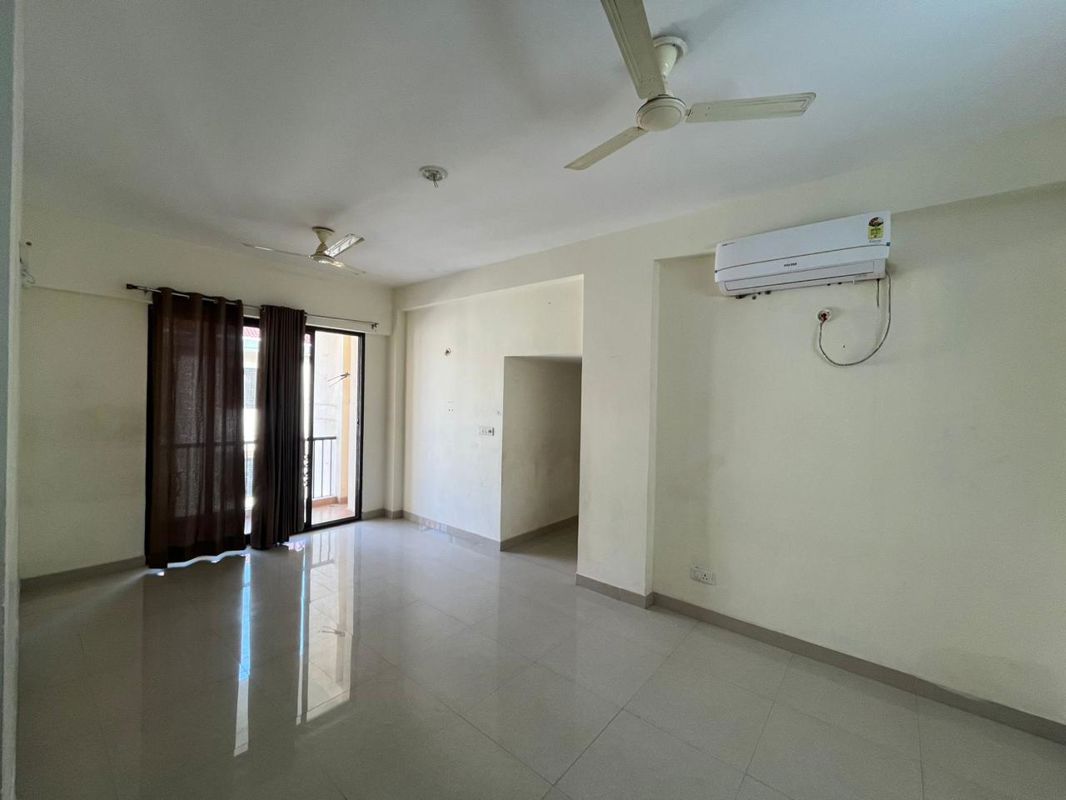 3 BHK +  1100 Sq.Ft. Apartment in Shalimar Mannat