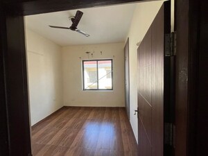 Room in 3 BHK Apartment at Shalimar Mannat, Faizabad Road – for Rent