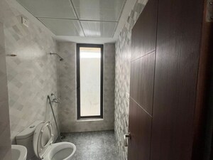 Bathroom in 3 BHK Apartment at Shalimar Mannat, Faizabad Road – for Rent